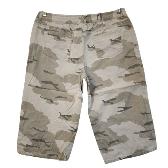 Allison Brittney Petite Camo Capri Chino Pants - Size 14P - Picture 9 of 11